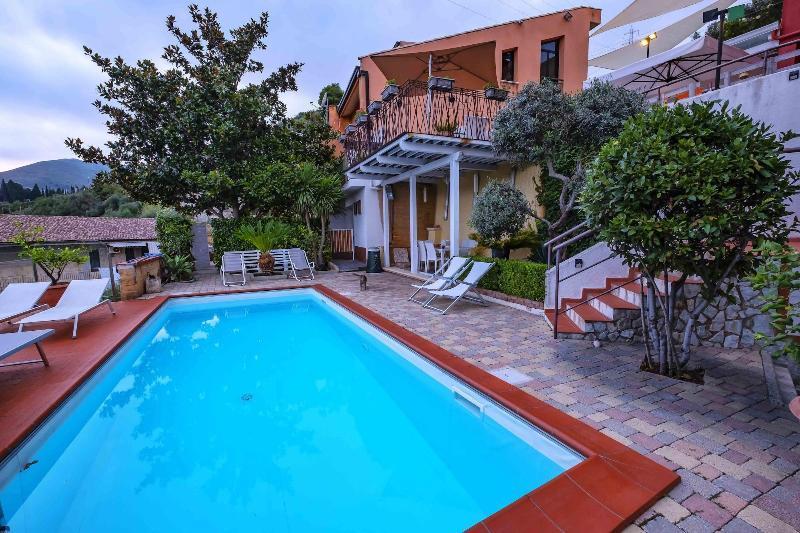 Bnb Casa Rossa Monreale Dış mekan fotoğraf